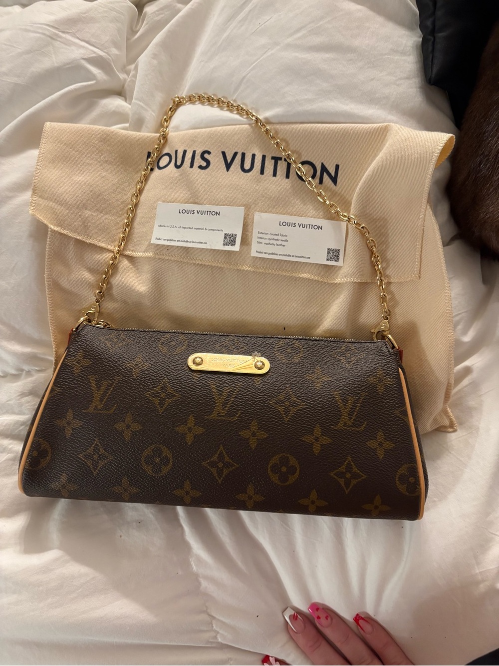 Louis Vuitton Monogram Canvas Eve Pochette this is new design price is firm